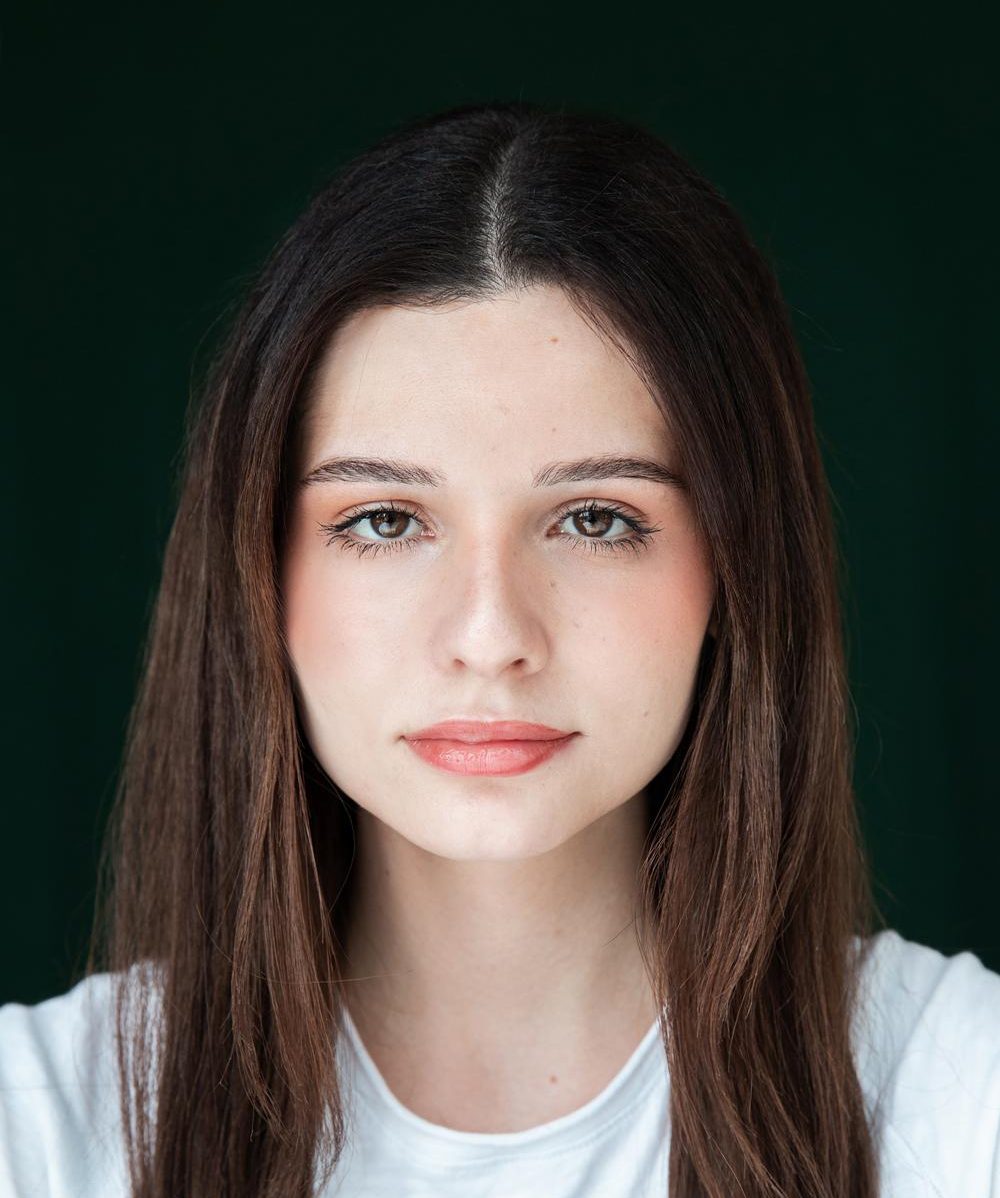 Mia Fernandes